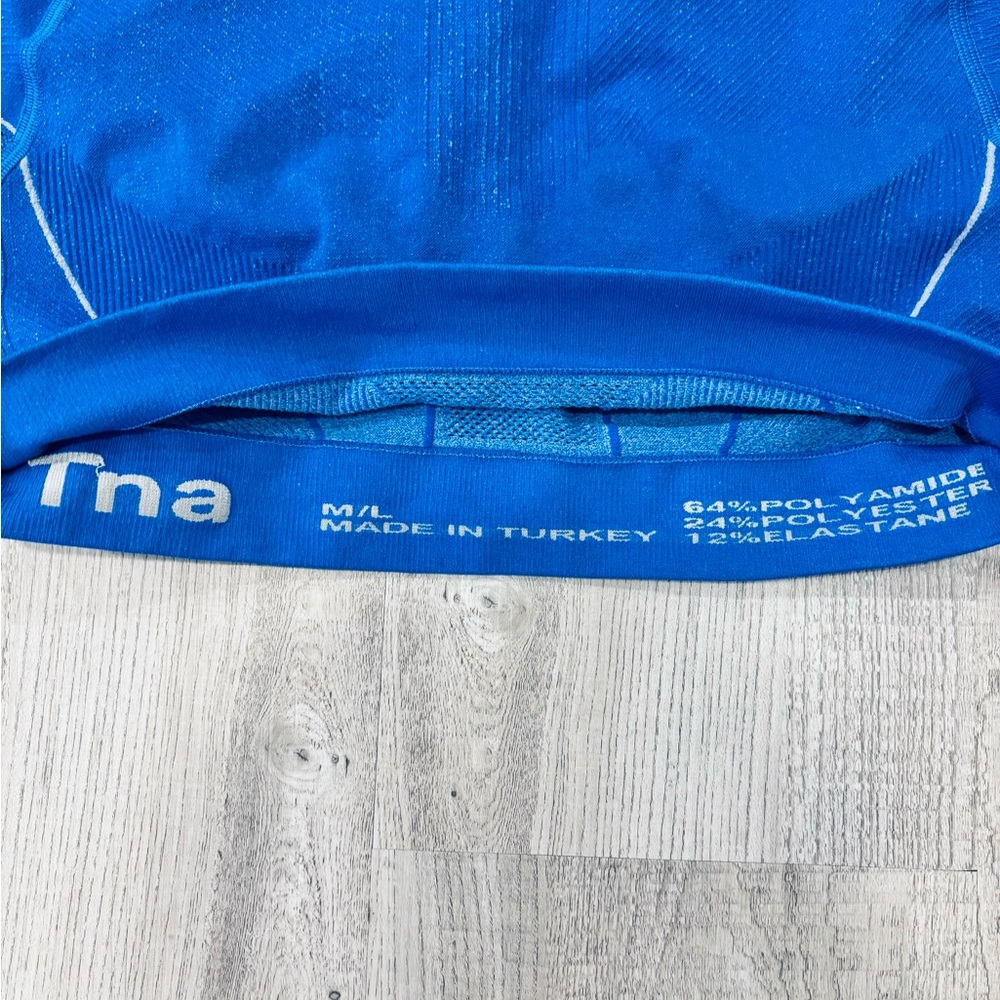 TNA Aritzia Back Bay Seamless Electric Blue Crop Top Size M/L - Picture 6 of 7